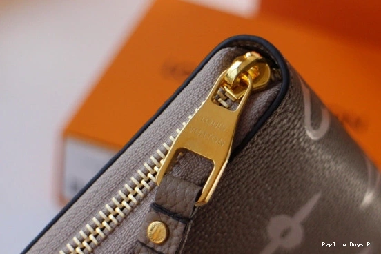 Affordable VUITTON LOUIS WALLET ZIPPY 0820